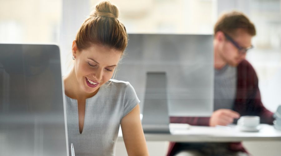 ¿Qué máquina de fichar es mejor para tu empresa?